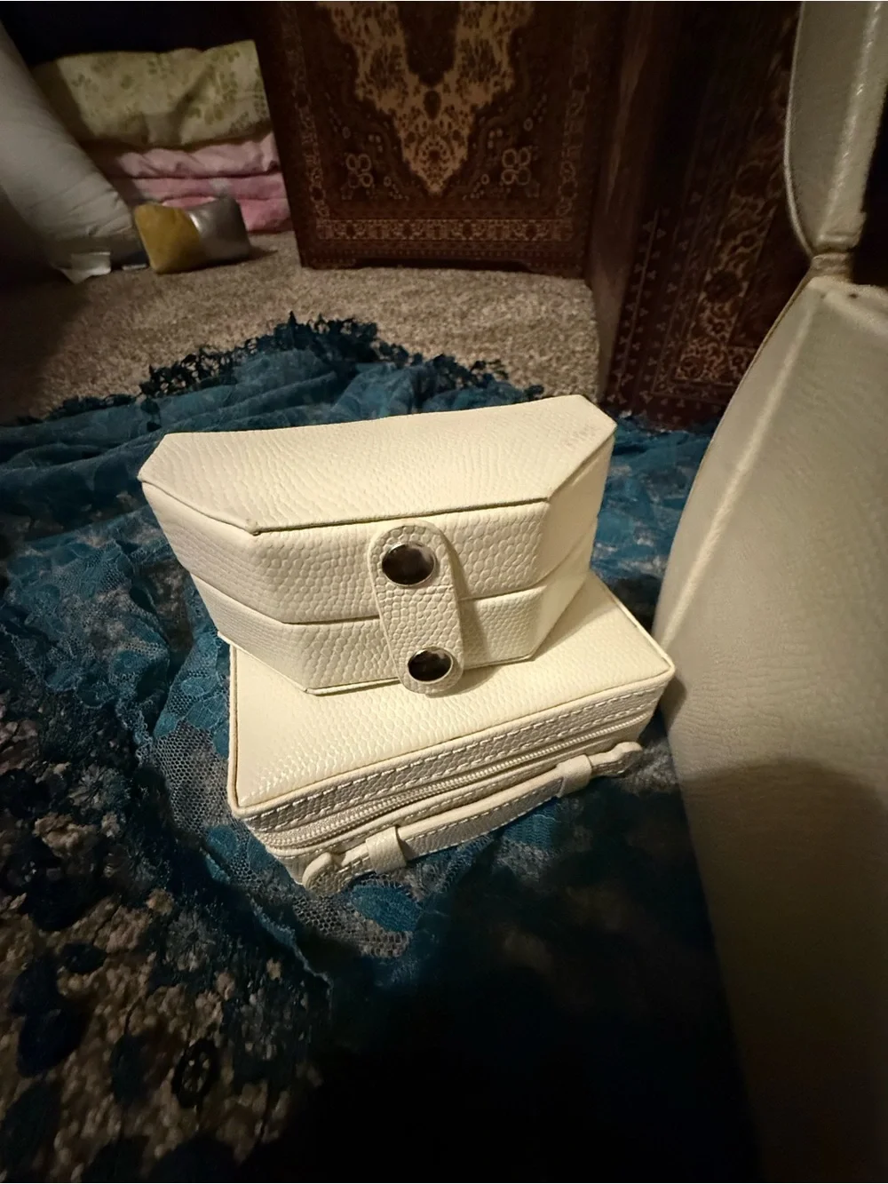 Rowallan White and Brown Jewelry Organizer Case